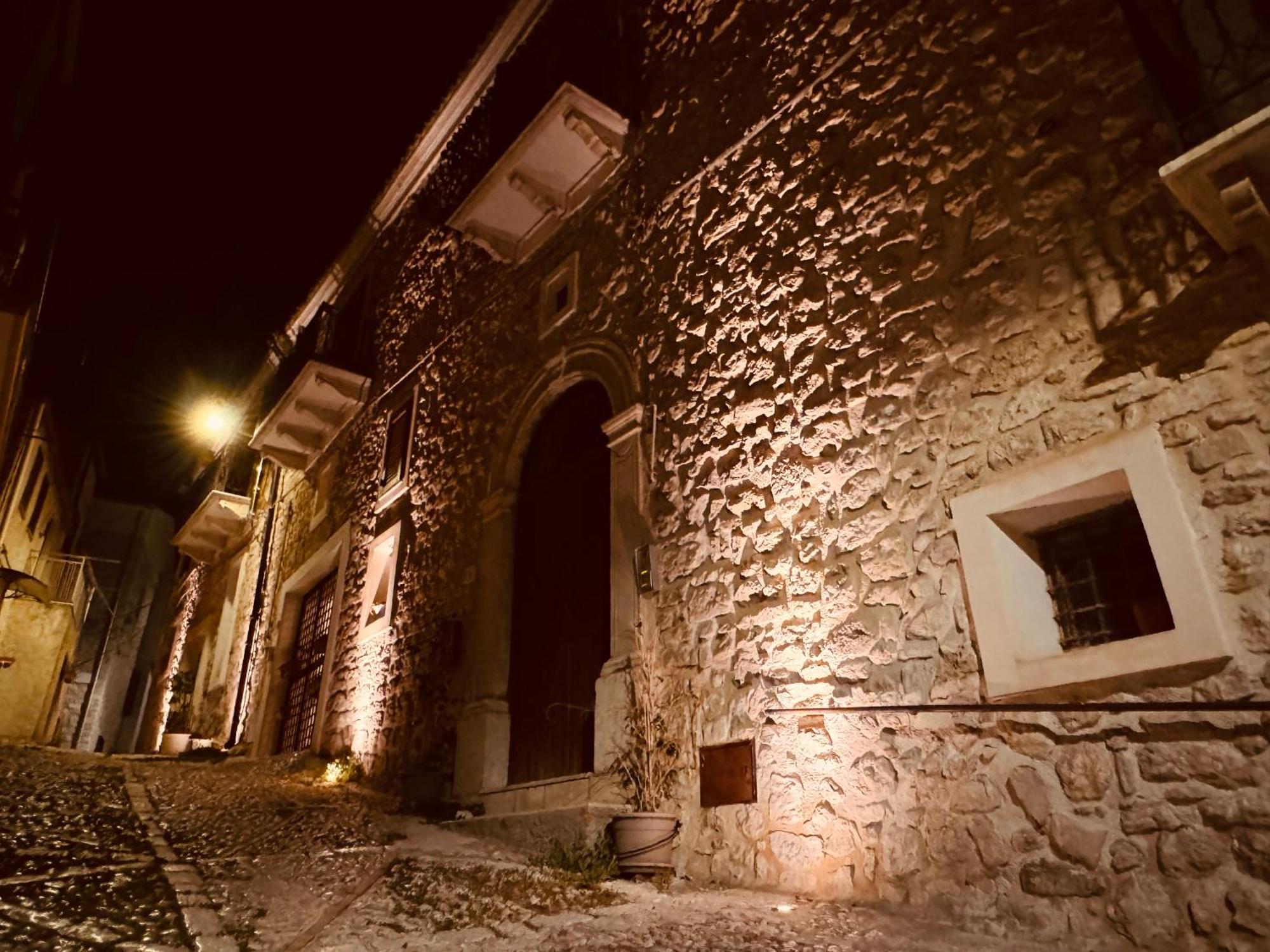 Le Camere Dell'Emiro Castronuovo di Sicilia Exteriör bild