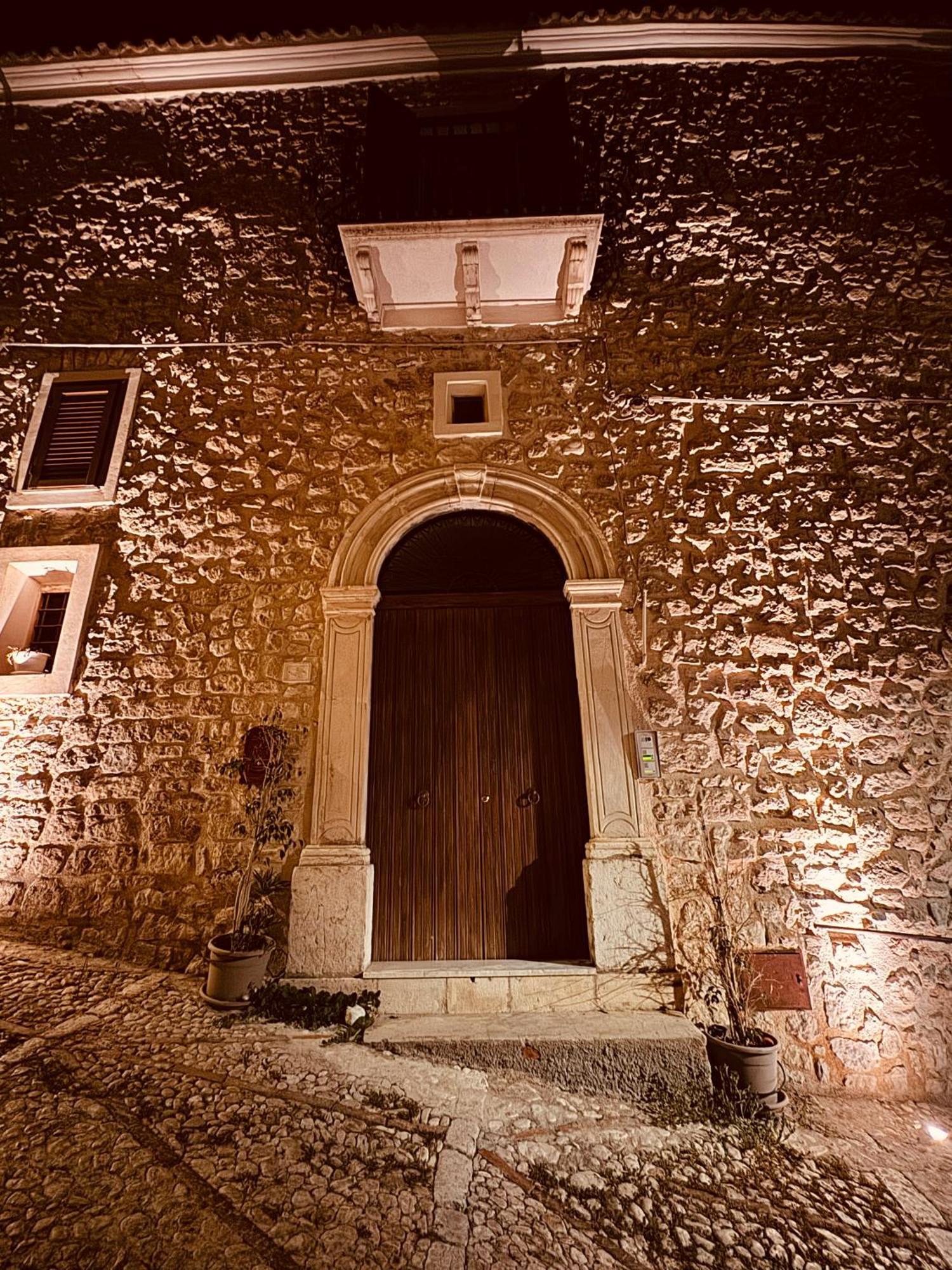 Le Camere Dell'Emiro Castronuovo di Sicilia Exteriör bild