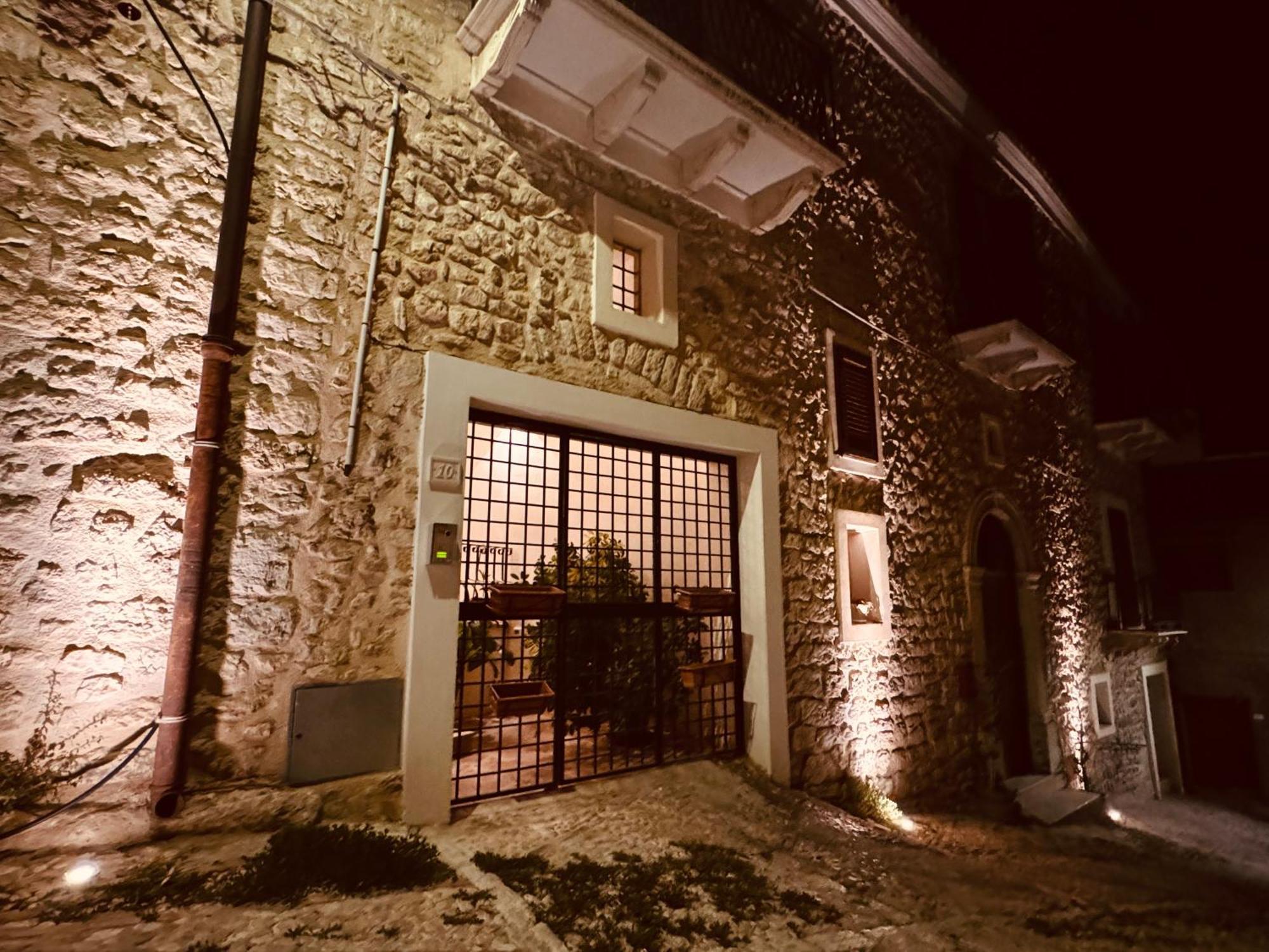 Le Camere Dell'Emiro Castronuovo di Sicilia Exteriör bild